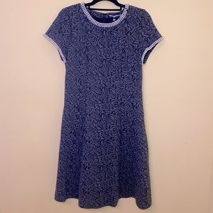 NWT Karl Lagerfeld Grey Black Roses Print Pearl Detail Short Sleeve Dress